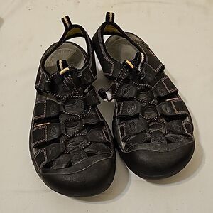 Keen mens sandals size 9.5‎